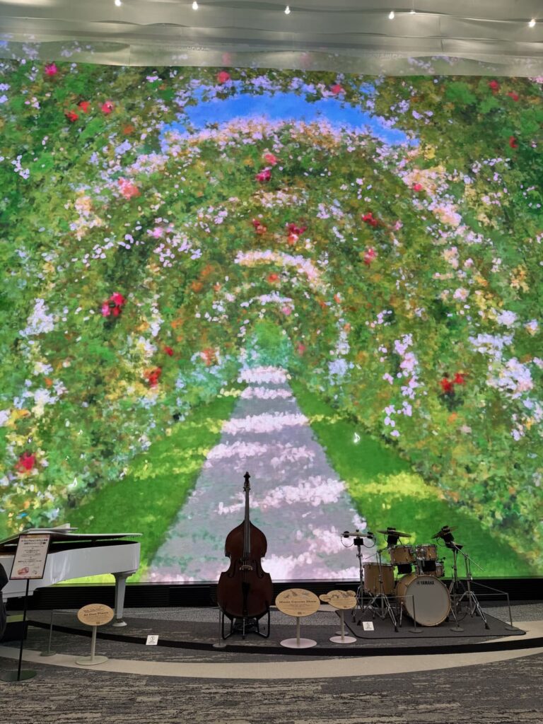 ヤマハミュージック 横浜みなとみらいの館内の様子
