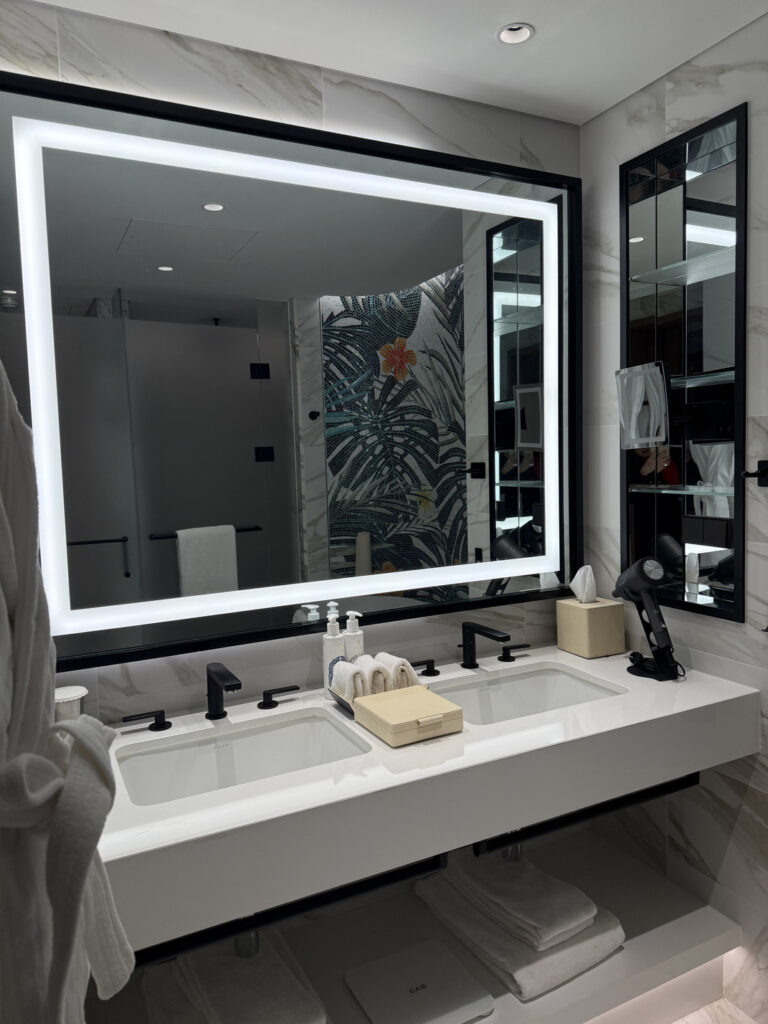 フォレストタワービジネスデラックス・ダブルクイーンの洗面台